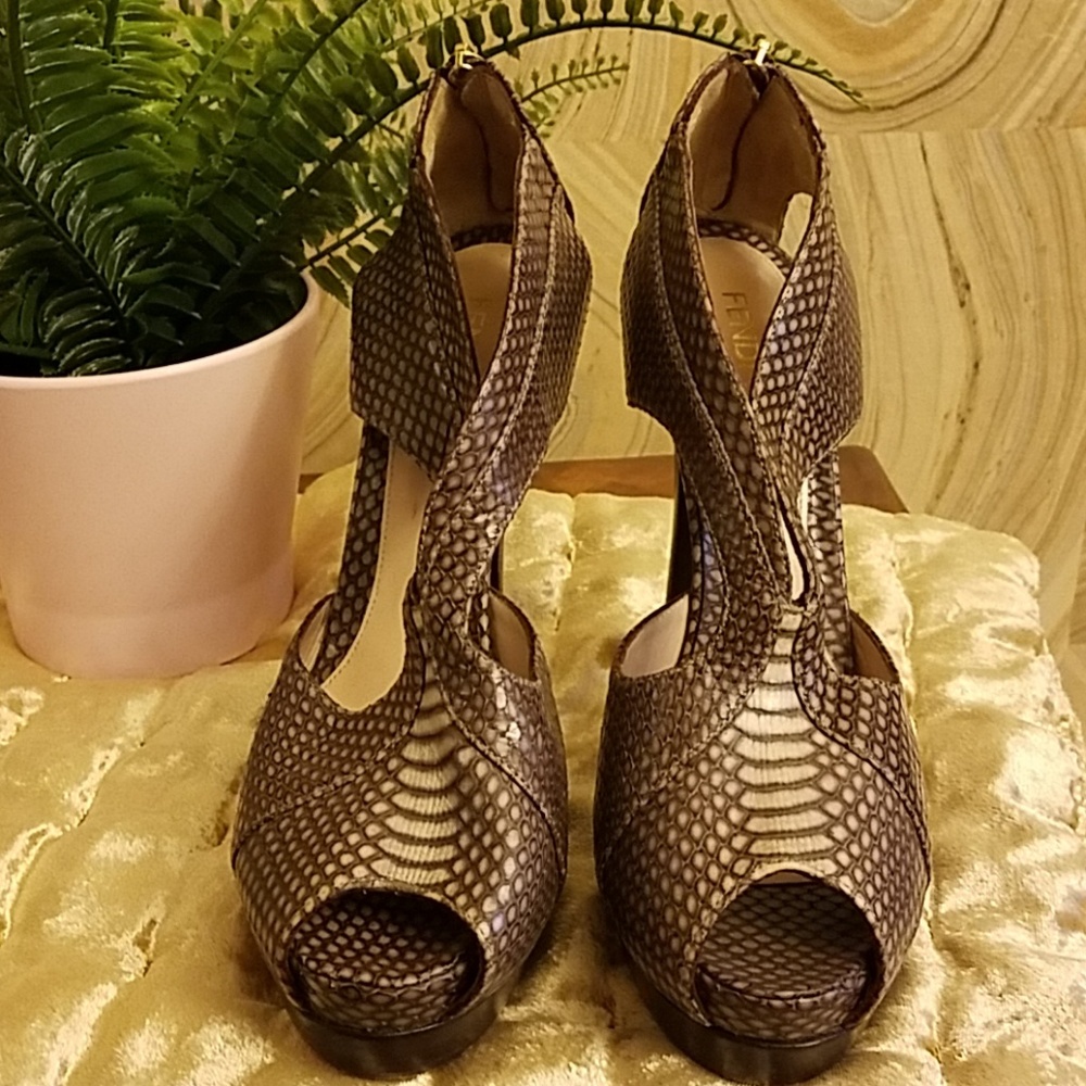 Fendi leather snake skin pattern brown heels - Picture 4 of 5